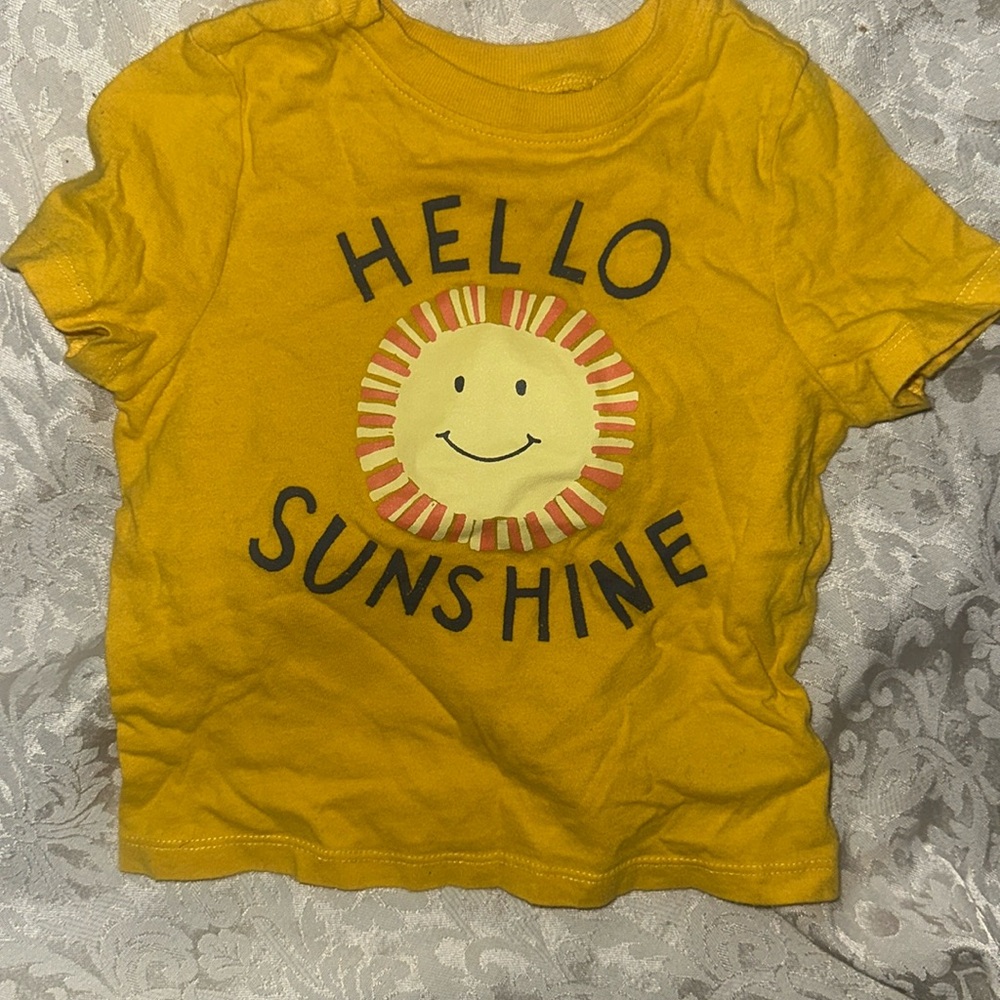 Kids Size 18-24M Old Navy Tshirt.